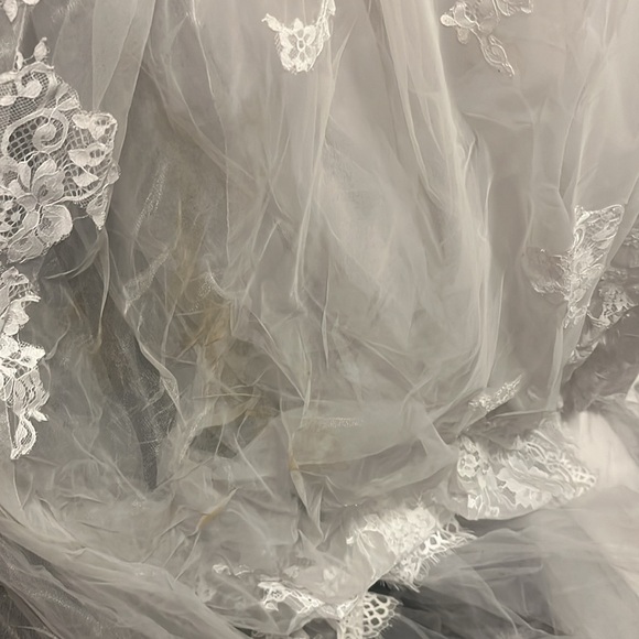 Custom wed gown tie in the back fit size 14 to 20 white lace with train - Picture 4 of 7